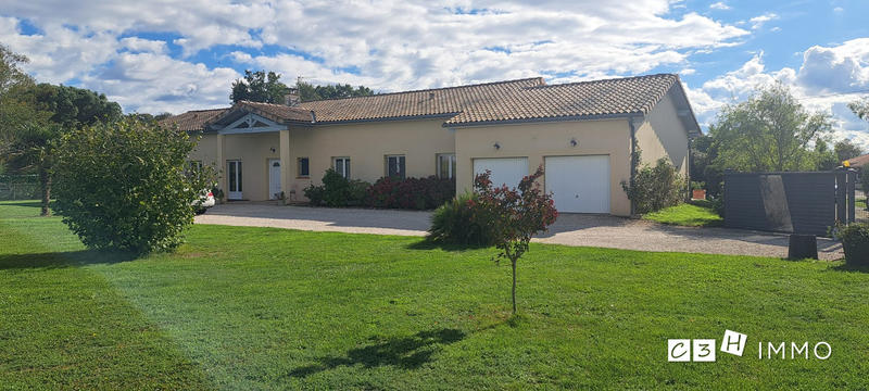 Villa - 222 m² - 7 pièces