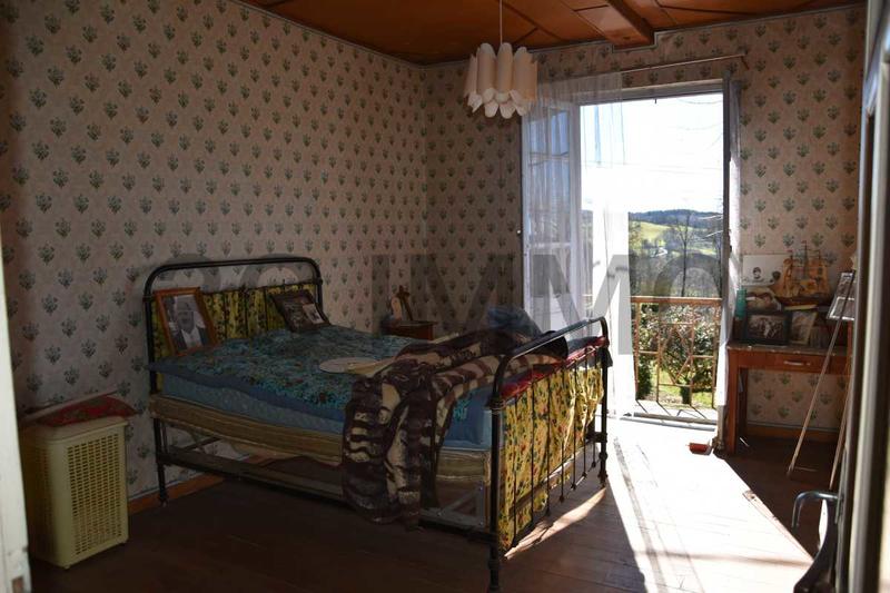 Maison - 240 m² - 12 pièces