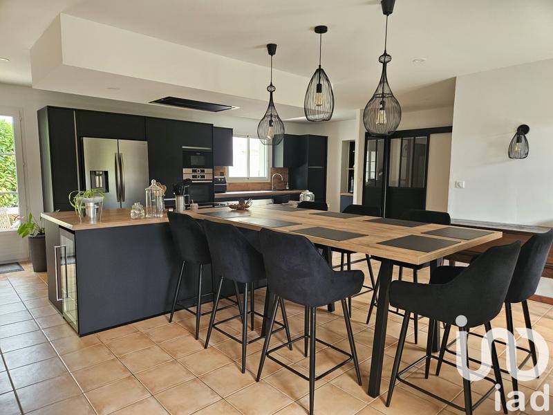 Maison - 193 m² - 9 pièces