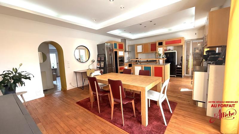 Maison - 245 m² - 7 pièces