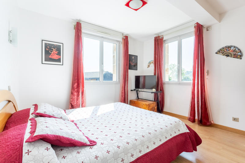 Maison - 200 m² - 5 pièces