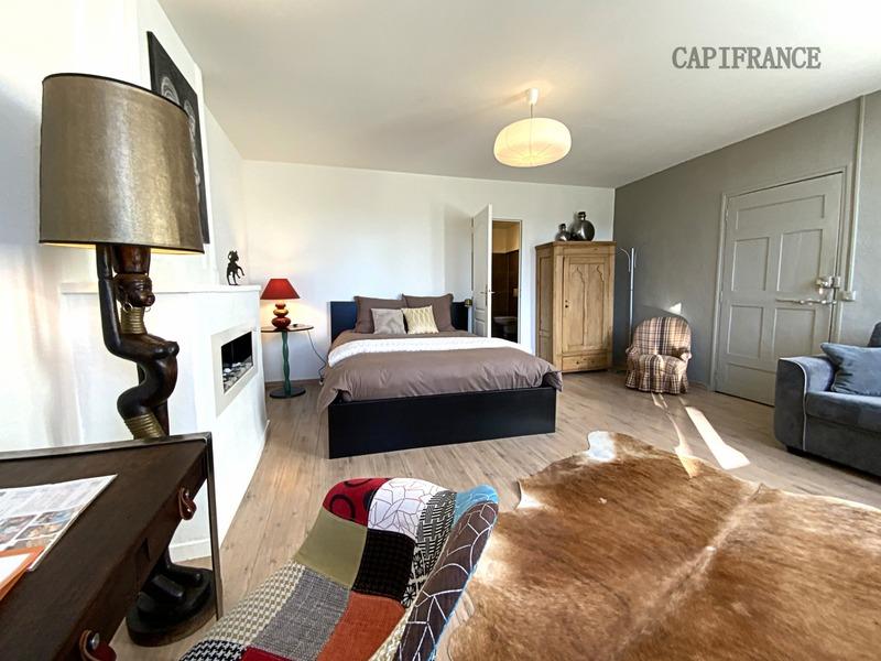 Propriété - 561 m² - 14 pièces