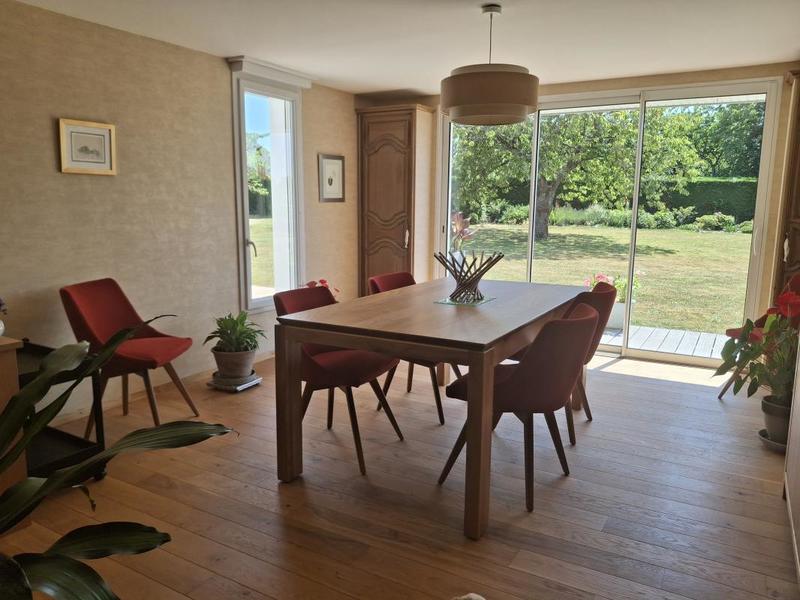 Pavillon - 170 m² - 8 pièces