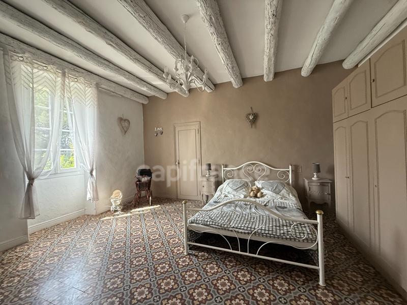 Maison - 329 m² - 11 pièces