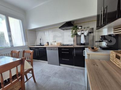 Maison - 82 m² - 5 pièces