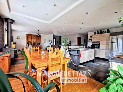 Maison - 102 m² - 5 pièces