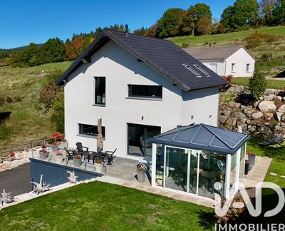 Maison - 121 m² - 4 pièces