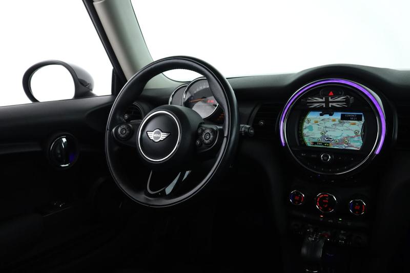 Mini Mini Cooper d Finition Red Hot Chili Bva 3p 116 ch