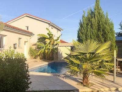 Maison - 104 m² - 5 pièces