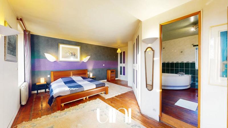 Maison - 630 m² - 30 pièces