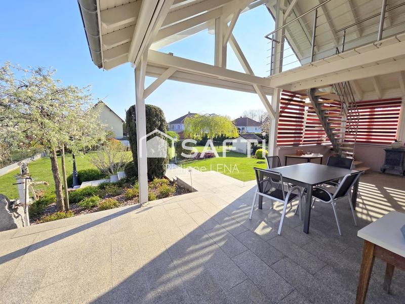 Maison - 262 m² - 6 pièces