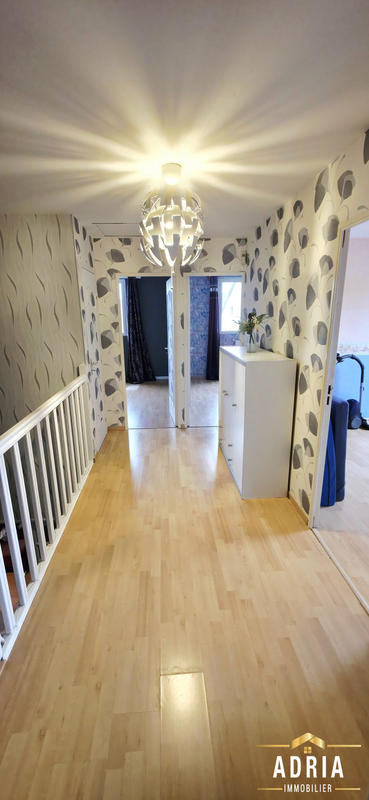 Maison - 161 m² - 7 pièces