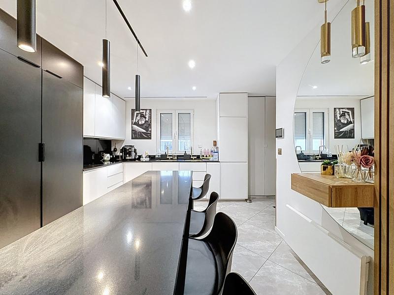 Maison contemporaine - 121 m² - 5 pièces