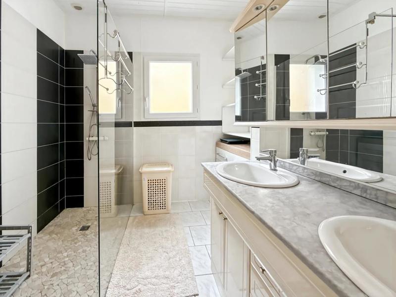 Maison - 150 m² - 6 pièces