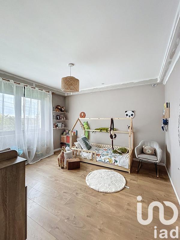 Maison - 202 m² - 9 pièces