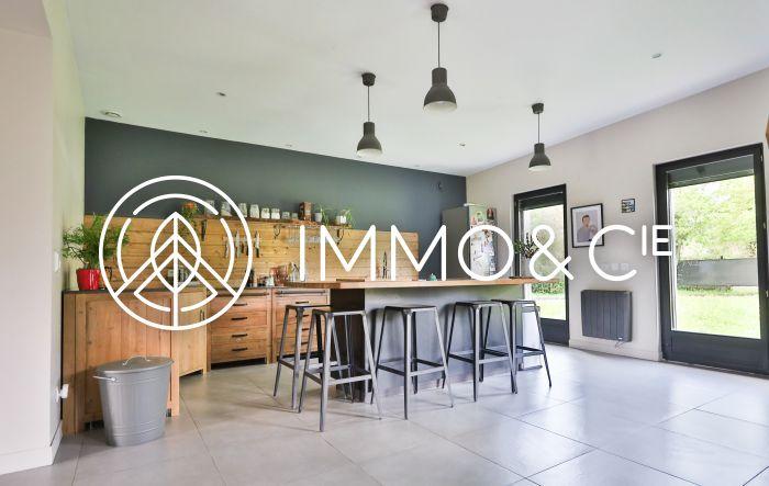 Maison - 225 m² - 6 pièces