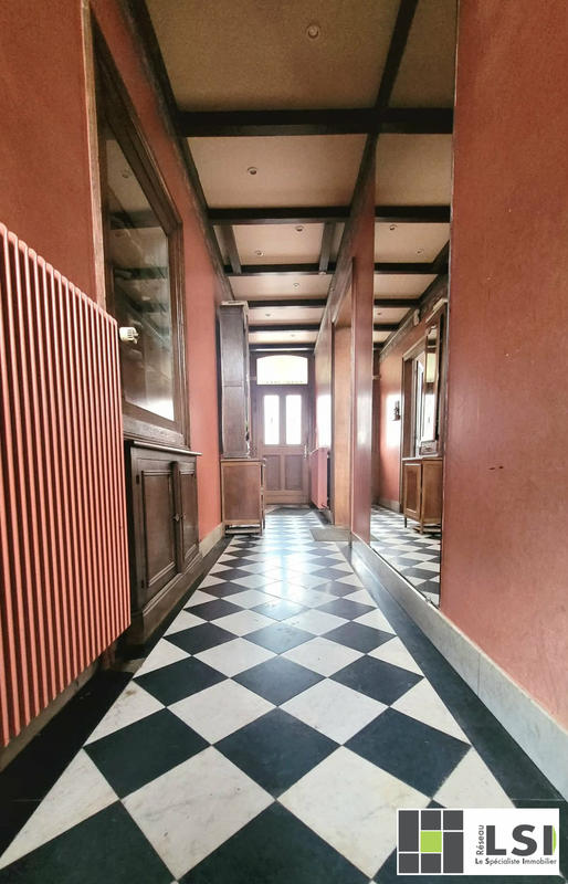 Maison - 240 m² - 10 pièces