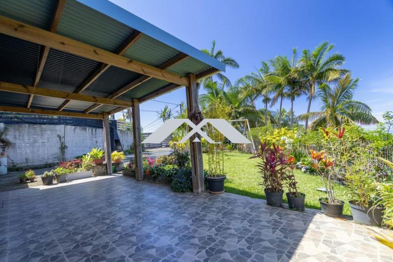 Maison - 250 m² - 9 pièces