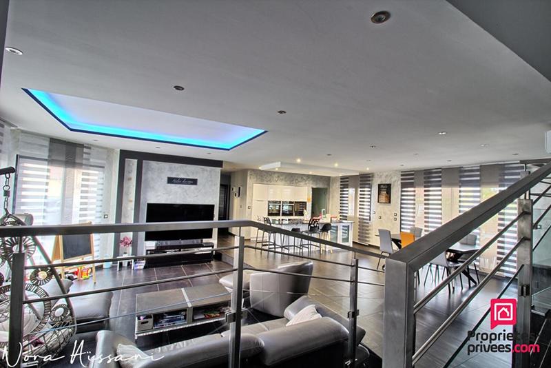 Maison - 180 m² - 6 pièces