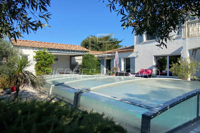 Maison contemporaine - 199 m² - 6 pièces