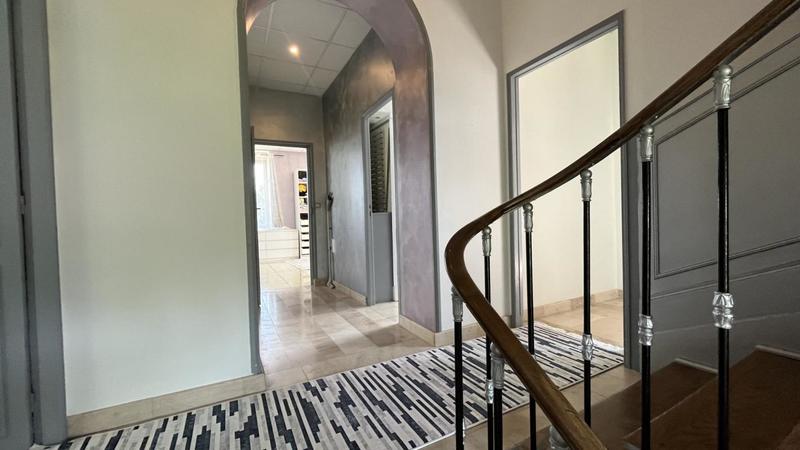 Maison de maîtres - 300 m² - 9 pièces