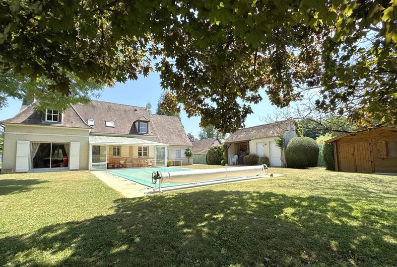 Maison - 182 m² - 7 pièces