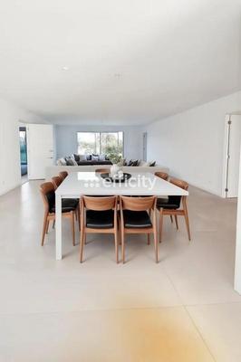 Pavillon - 140 m² - 5 pièces