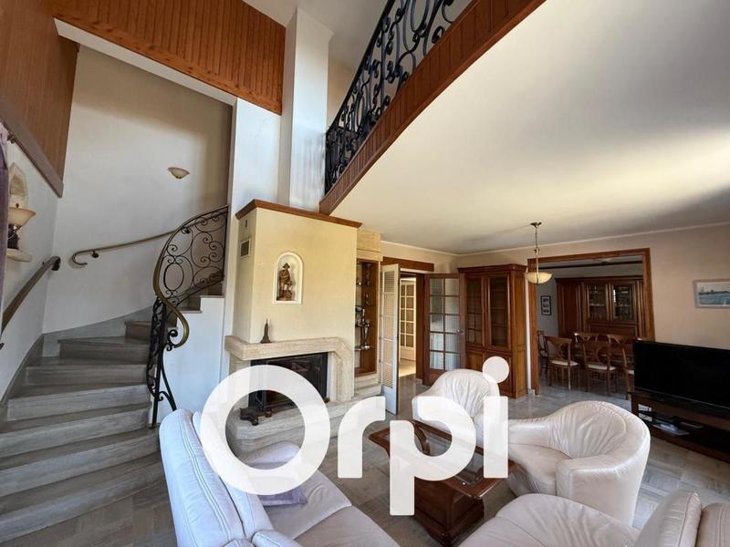 Maison - 170 m² - 7 pièces