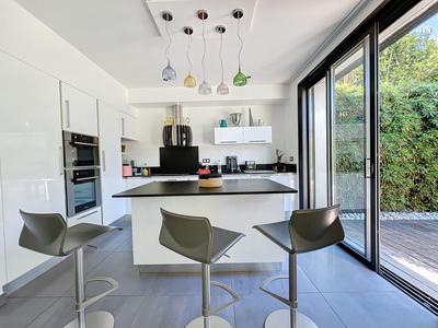 Maison contemporaine - 160 m² - 4 pièces