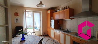 Maison - 186 m² - 5 pièces