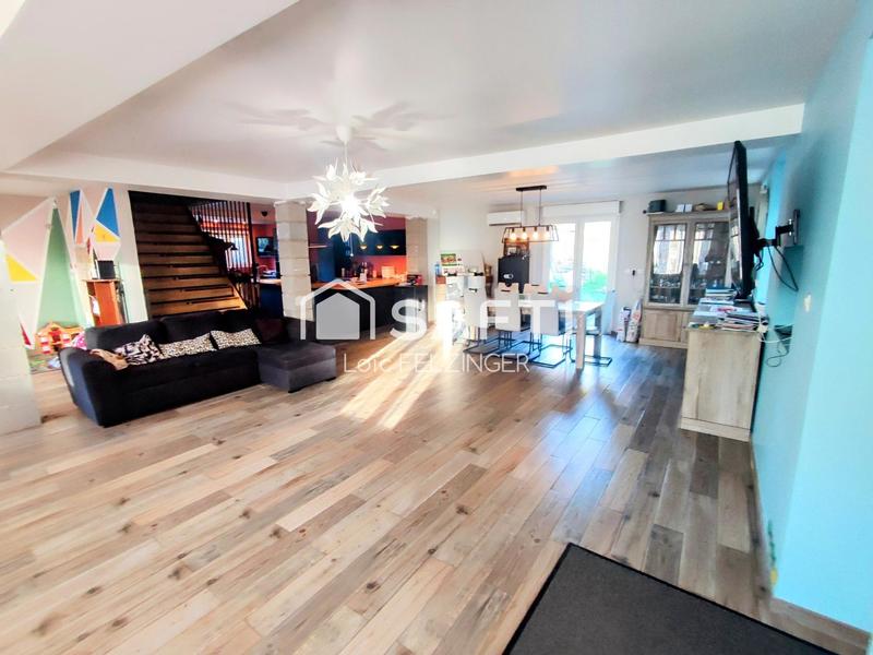 Maison - 208 m² - 7 pièces