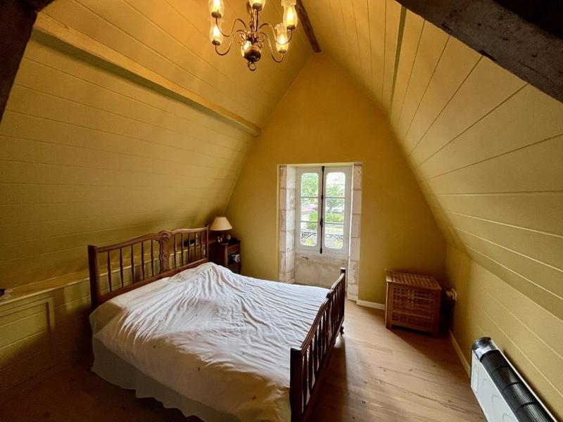 Maison - 209 m² - 9 pièces