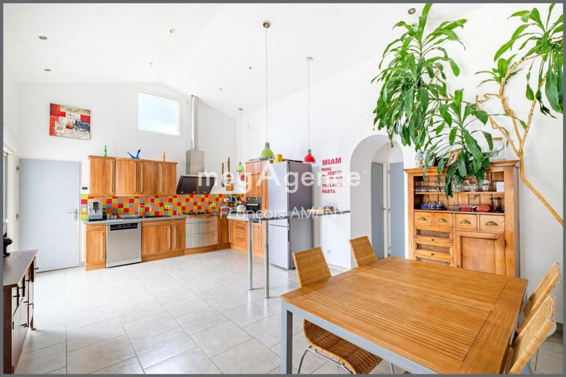 Maison traditionnelle - 110 m² - 5 pièces