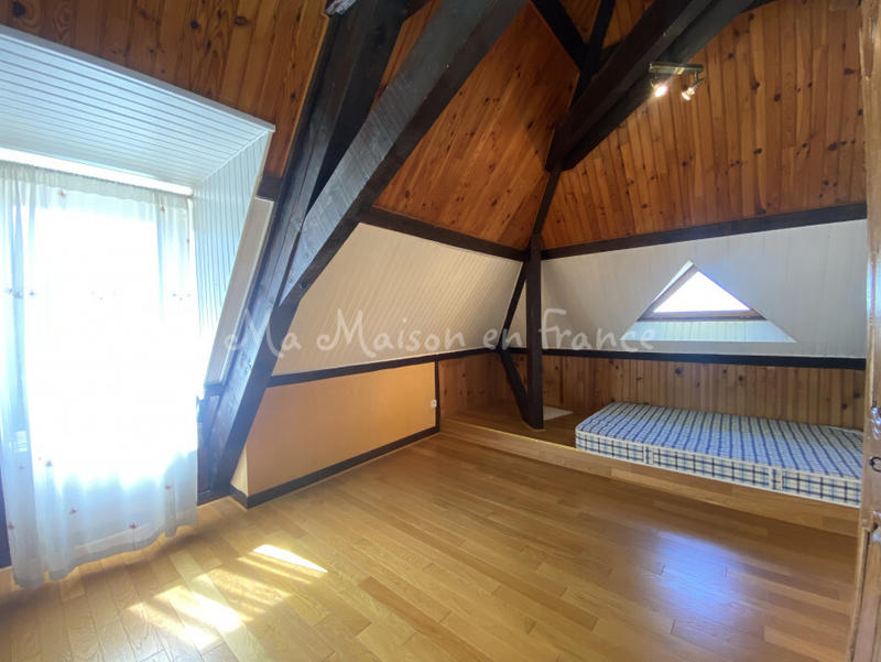 Maison - 156 m² - 8 pièces