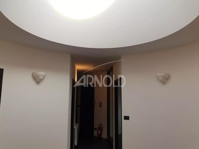 Immeuble - 1 240 m² - 90 pièces