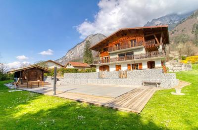 Châlet - 260 m² - 9 pièces