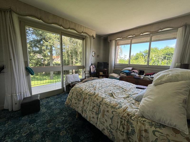 Propriété - 323 m² - 17 pièces