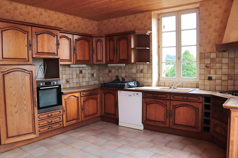 Maison - 234 m² - 8 pièces