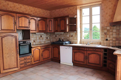 Maison - 234 m² - 8 pièces