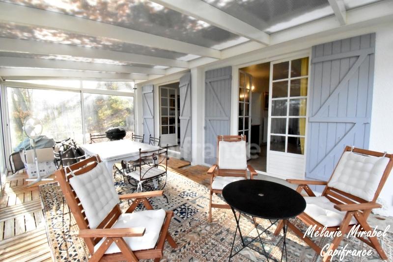 Maison - 186 m² - 10 pièces