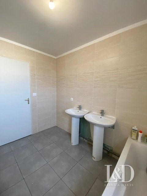 Maison traditionnelle - 132 m² - 7 pièces