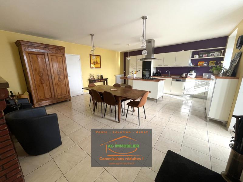 Maison - 235 m² - 8 pièces