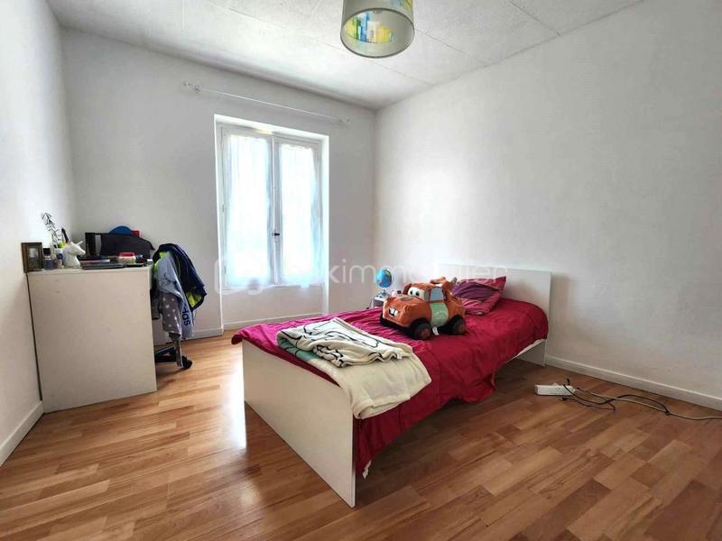 Maison traditionnelle - 208 m² - 8 pièces