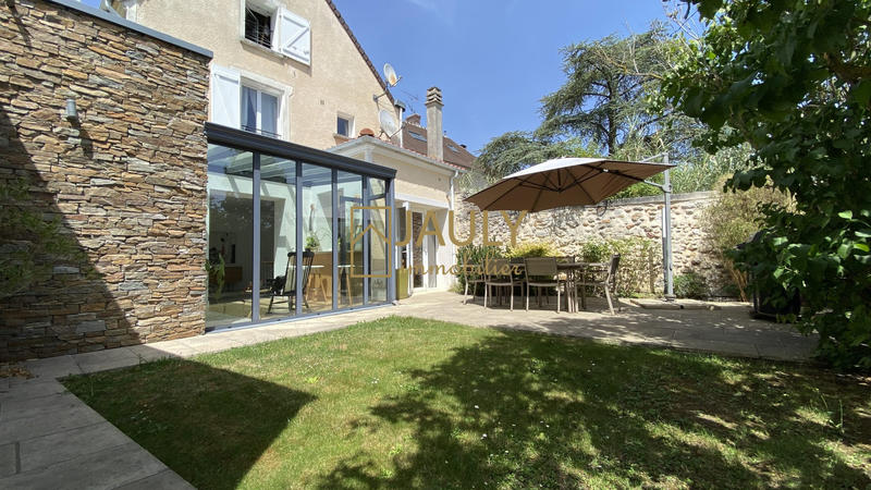 Maison - 300 m² - 9 pièces