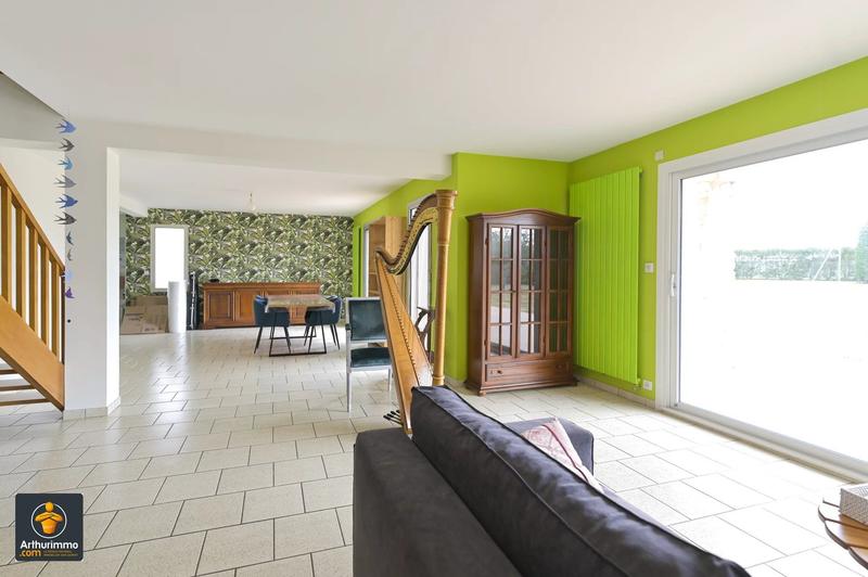 Maison - 236 m² - 7 pièces