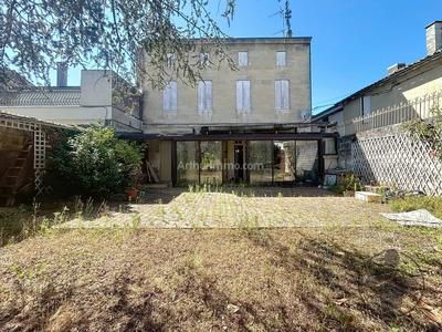 Maison - 211 m² - 6 pièces