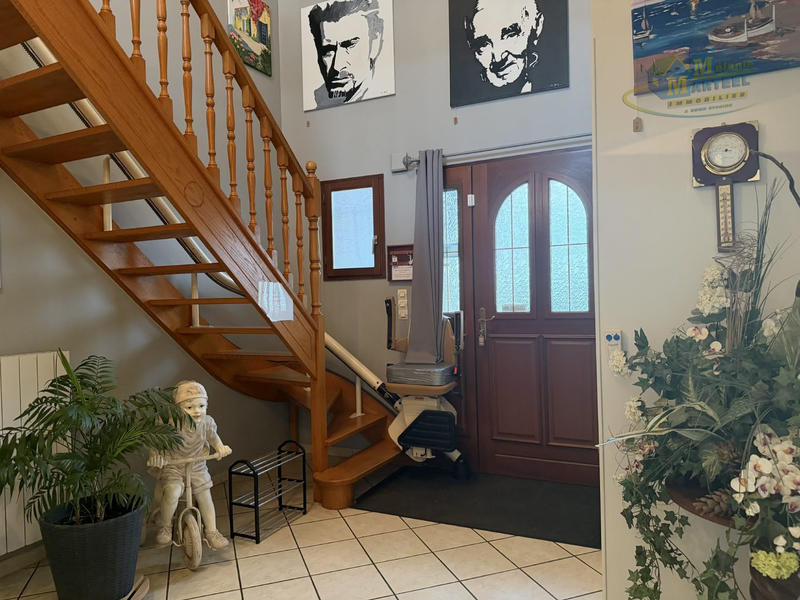 Maison - 220 m² - 10 pièces