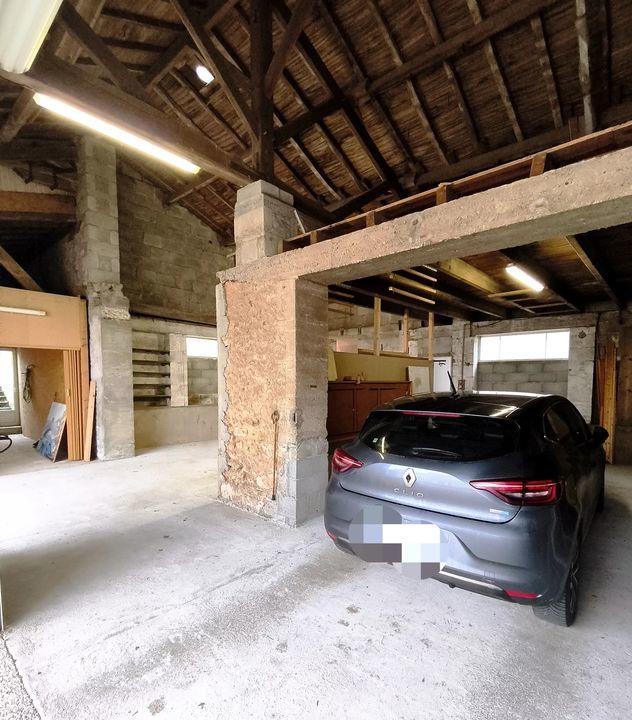 Maison - 229 m² - 9 pièces