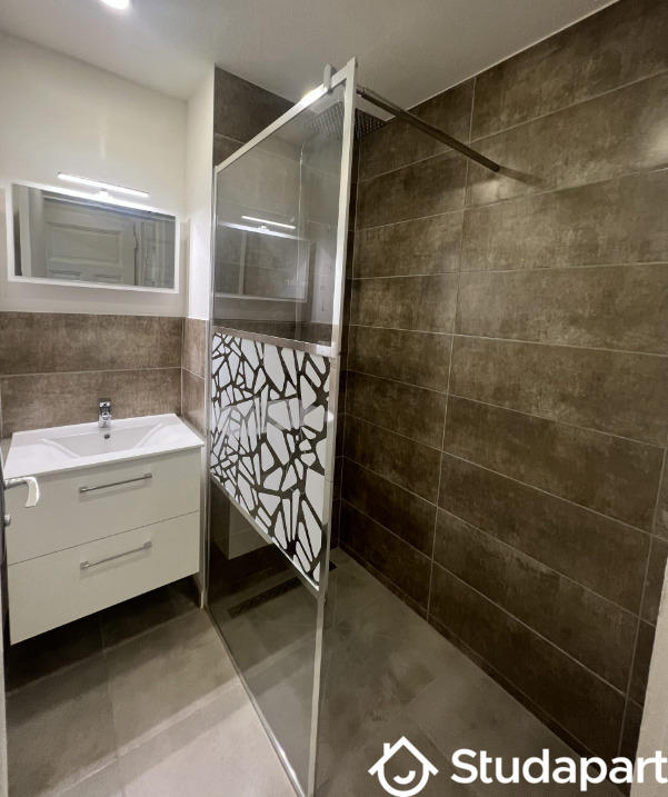 Chambre - 14 m² - 1 pièce