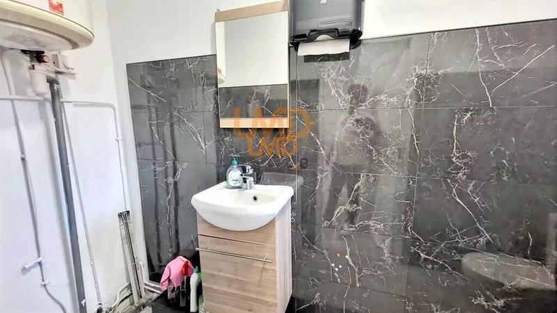 Local commercial - 60 m² - 4 pièces